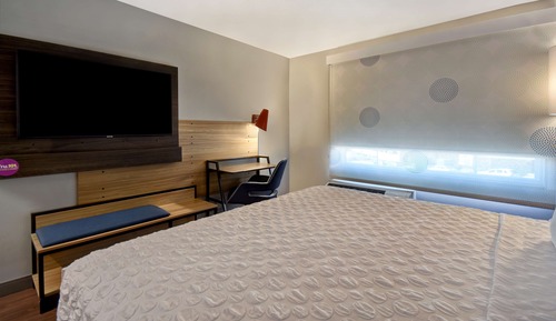 Room, 1 King Bed, Accessible (Hearing)
