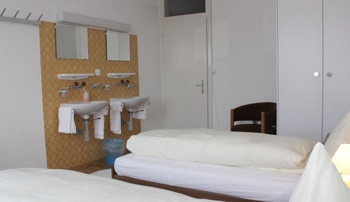 Double Room, Shared Bathroom (DZ o. WC/D ECO)