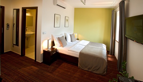 Comfort Triple Room