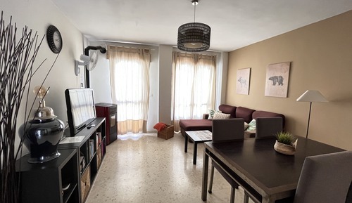 Basic Single Room, Shared Bathroom (B)