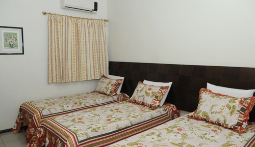 Deluxe Room, Multiple Beds, Non Smoking
