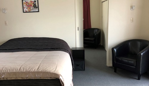  Large One Bedroom 