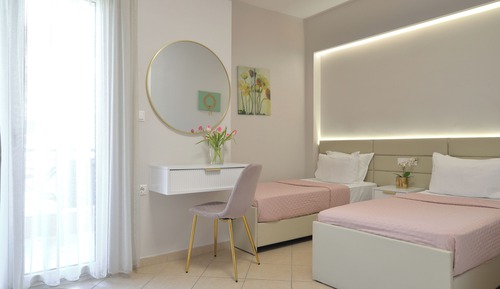 Triple Room, Balcony