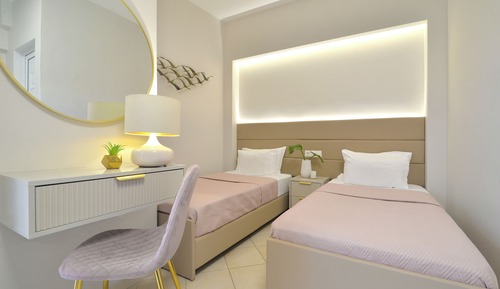Basic Triple Room, Balcony