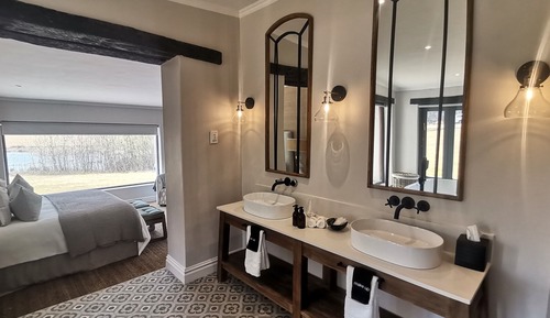 Lake Suite