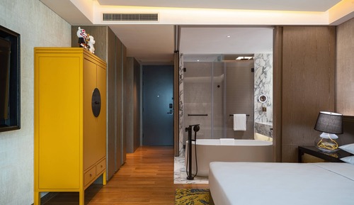 Room, 1 King Bed, Mountain View