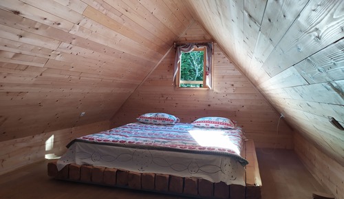 Romantic Cabin, 1 Bedroom, River View, Overwater