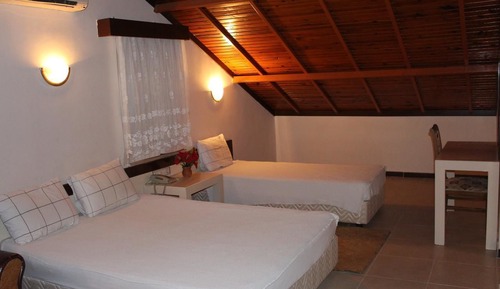 Suite (Attic)