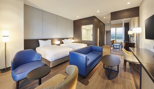 Ambassador Suite, Lake View (Pool access not included)