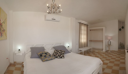 House, 5 Bedrooms, Oceanfront