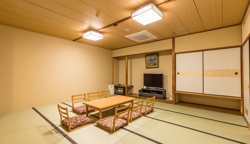 Japanese Room With Shared Washroom- Family