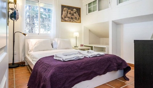 Comfort Single Room, Shared Bathroom, Garden View