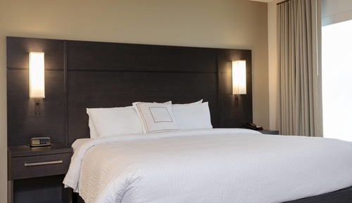 Suite, 1 King Bed with Sofa bed, Non Smoking (Mobility Accessible, Tub)