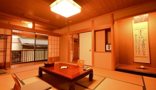 Standard Japanese Style Family Room with Shared Bathroom
