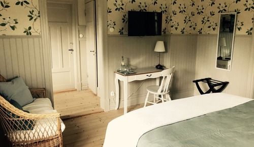Double Room (West)