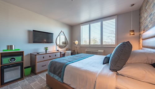 Classic Room, 1 King Bed, Accessible