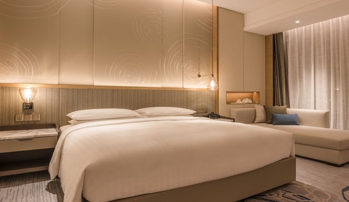 Room, 1 King Bed, Lake View