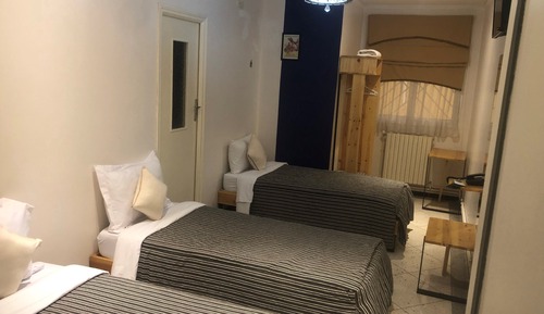 Club Triple Room