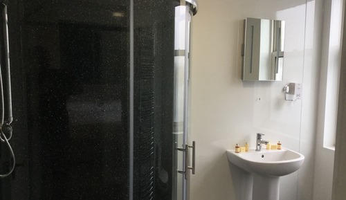 Classic Twin Room, Ensuite