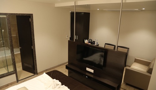 Luxury Suite