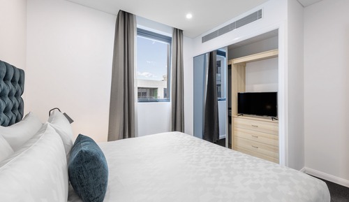 1 Bedroom Luxury King Suite