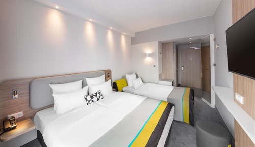 Standard Room, 1 Queen Bed