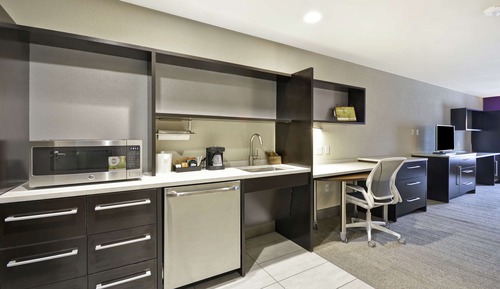 Suite, 1 King Bed, Accessible (Roll-in Shower)