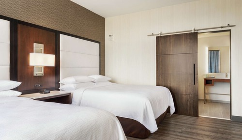Suite, 2 Queen Beds, Accessible, Bathtub (2 Room)