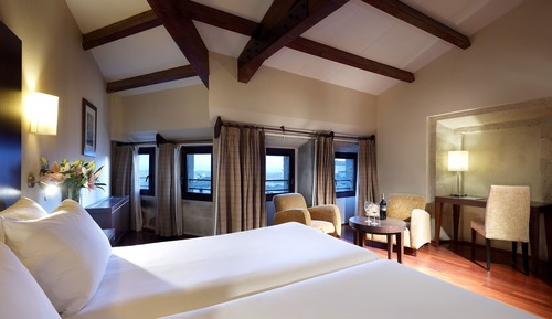 Double Room (+ Rollaway Bed)