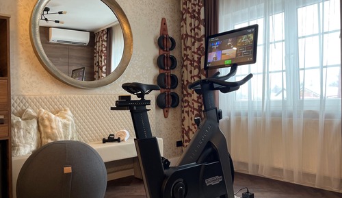 FIT ROOM