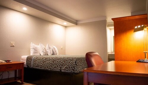 Room, 1 King Bed, Non Smoking