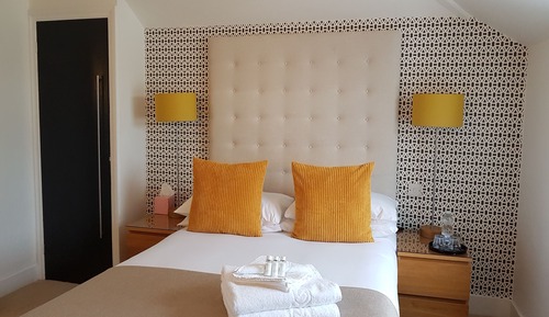 Double Room, 1 Double Bed (Indigo)