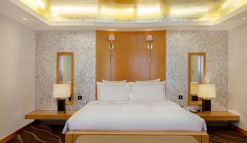 M Suite King Room