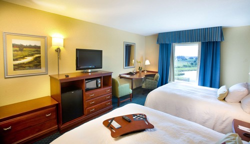 One King Bed, Non-Smoking, Accessible (Tub)