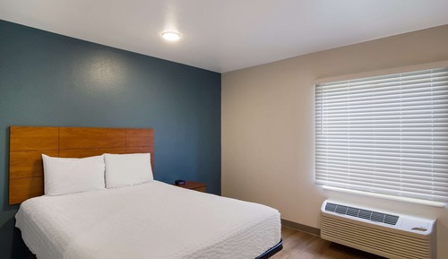 Standard Room, 1 Double Bed, Accessible, Non Smoking (Roll-in Shower)