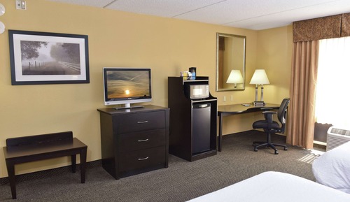 Two Queen Beds, Non-Smoking, Accessible