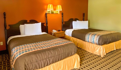 Comfort Room, 2 Double Beds, Non Smoking, Refrigerator & Microwave