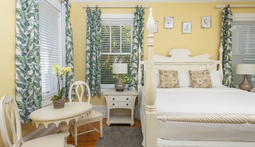 Deluxe Room, 1 King Bed