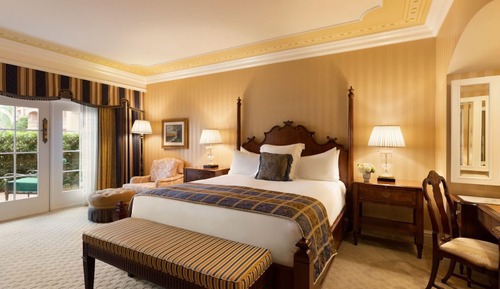 Signature Room, 1 King Bed, Fireplace