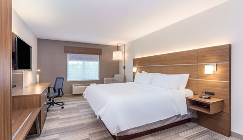 Standard Room, 1 King Bed
