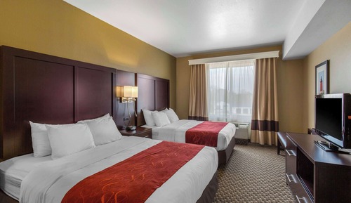 Suites 2 Queen Beds and Sofa Bed