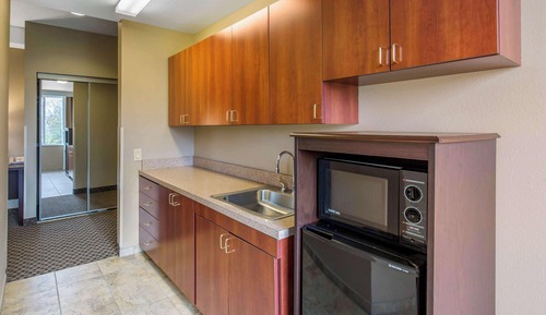 Suite, Multiple Beds, Accessible, Non Smoking