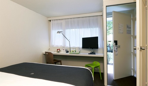 Next Generation, Room, 2 Twin Beds