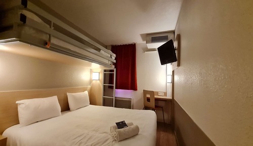 Standard Room, Multiple Beds (1 Double and 1 Single bed)