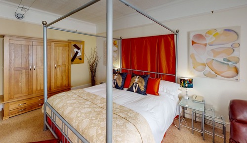 Retro Four Poster