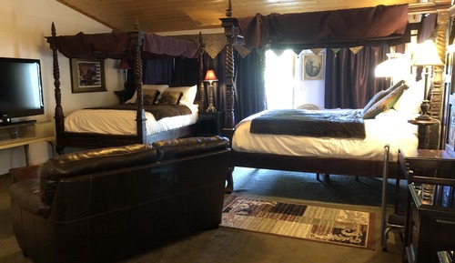 Chilton's Hideaway
