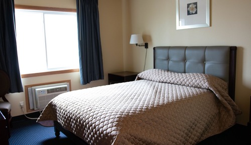Economy Room, 1 Queen Bed, Smoking