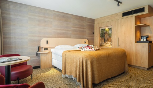 Comfort Room, Balcony