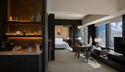 Suite, Connecting Rooms