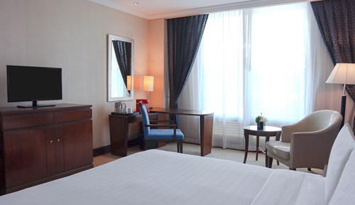 Room, 1 King Bed (Club Access)